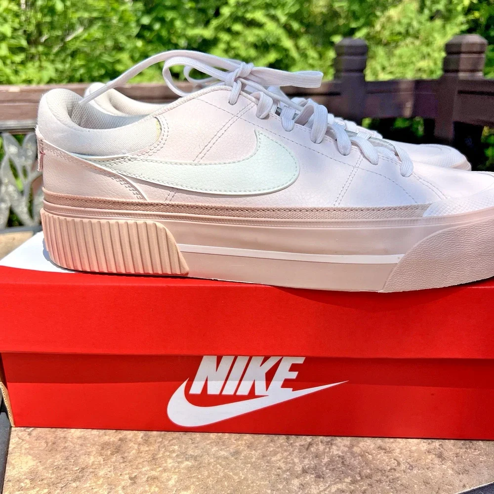 Nike court legacy